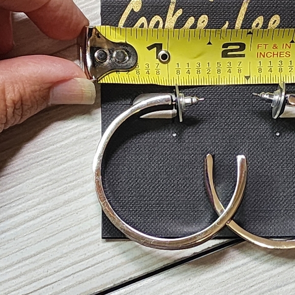 Cookie Lee Silver and Brown Hoop Earrings #51727 NWT - Picture 10 of 10